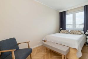 Family Apartment with 3 Bedrooms and Balcony by Noclegi Renters