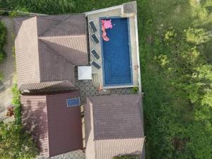 2 Fully equipped Cottages w big Pool & Fishing