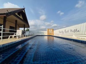 2 Fully equipped Cottages w big Pool & Fishing