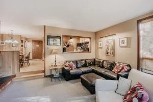 Snowater Condo 41 - A spacious condo with private sauna Wifi and a soaker tub - Deming