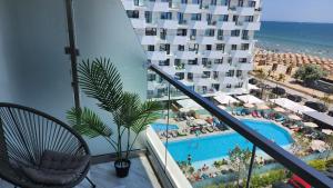 Infinity by Seaside Holding