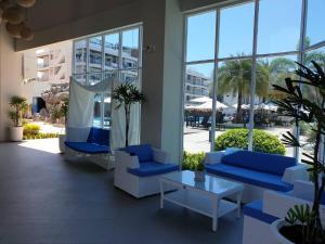 Grandblue condominium 607 with sea view