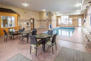 Super 8 by Wyndham Big Rapids