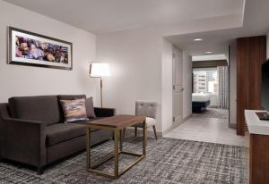 Junior King Suite - Non-Smoking room in Hilton Garden Inn Detroit Downtown