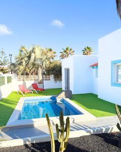 BeachFront Villa - La Casa del Mar