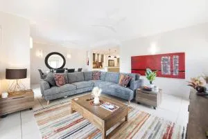 Zen Saltwater Retreat Balcony - Pool - Seaview - Coconut Grove