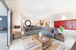 Zen Saltwater Retreat Balcony - Pool - Seaview