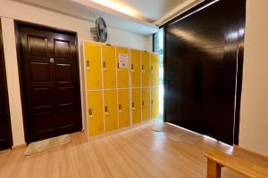 8 mins driving to TC Beach at Holiday Guest House