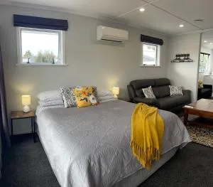 The Rest Home - Lower Dashwood