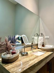 Tuscania Modern Luxe - Temozon Apt on First Floor