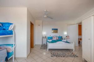 Apartment seaside serenity