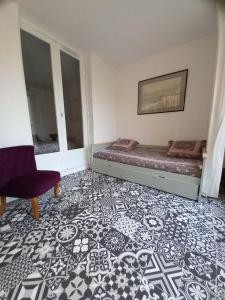 T2 standing Gruissan