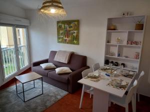 T2 standing Gruissan