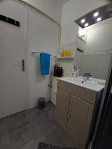 T2 standing Gruissan