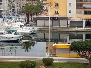 T2 standing Gruissan