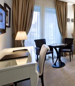 Superior Double Room Single Use room in Maison Milano | UNA Esperienze