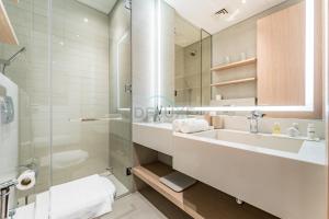 Community Views Studio with Balcony Near Parks, Oakley Square Residences, Jumeirah Village Circle by Deluxe Holiday Homes