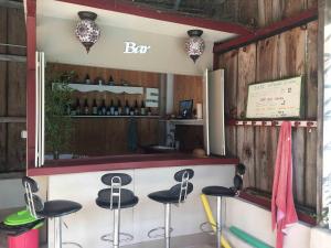 Campings La Dorepontaise ROULOTTE : photos des chambres