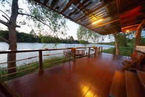 Chuenwaree Riverside Stay