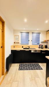 Chic and Cozy 3-Star Apartment - 1km from Center