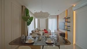 Qoople Legend 37-A40 prime sea location apartment