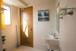 Casa - Chic Pool View Studio Near Ayala Mall