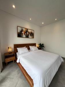 Arkarhea Villa, BRAND NEW! 2BR Tropical Villa with Pool, Canggu
