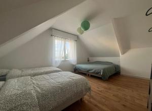 Maisons de vacances Grande maison, 10 voyageurs, jardin et terrain de petanque : photos des chambres
