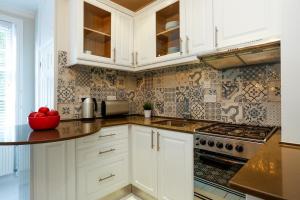 Cosy 1BR Apt with Balcony, East Putney,2min Tube