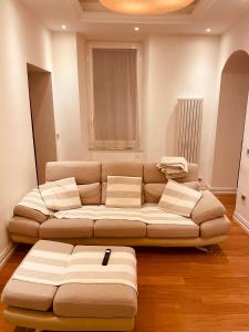 LUXURY DANDy HOUSE