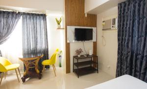 Casa - Chic Pool View Studio Near Ayala Mall