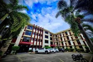 At The Pad Hotel and Resort - Malabañas