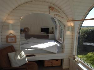 Tiny House De Boet, in Natuurgebied en vlakbij het Strand