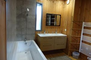 B&B / Chambres d'hotes La Cabane de Chacha : photos des chambres