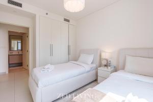 Burj Crown - Spectacular 2 BR next to Burj Khalifa - Zed Living
