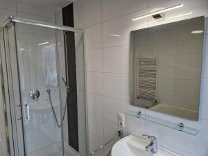 Cozy Apartment: Design Superior Suite Zentral - Küche - Balkon