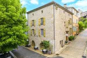 Sweet Home Cornelia - Larroque