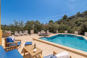 Villa La Coma by Sealand Villas