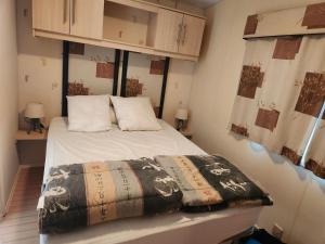 Campings MOBIL-HOME 6 pers, 40 M2, 2 CH, 2 SDB : photos des chambres