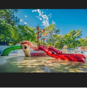 Campings MOBIL-HOME 6 pers, 40 M2, 2 CH, 2 SDB : photos des chambres