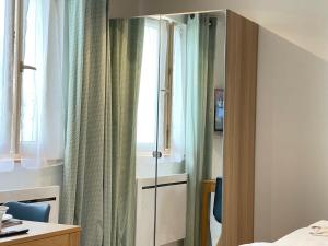 Appartements Le Cosy Corbeil Studio RER D 700 m Parking : photos des chambres