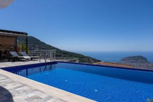 Qoople Villa Tepe with infinity pool and panoramic view