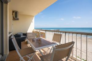 Les Pieds dans leau YourHostHelper