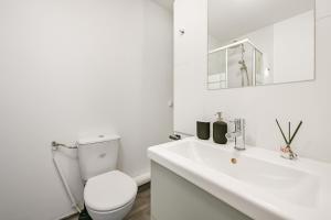 Appartements Le Luna - Studio - Near Paris - RER E - Metro 16 : photos des chambres