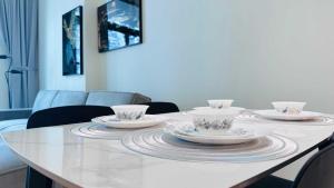 OYO HOME 1457 Premium 1bed Apartment In Jvc Bh