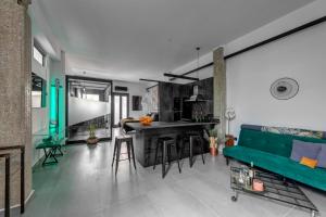 ARTROCK Experience - Nirvana Loft Gallery - 48mq - Hermoupoli