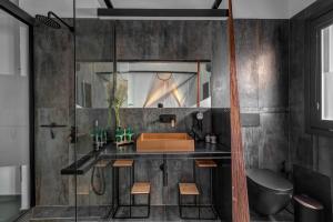 ARTROCK Experience - Nirvana Loft Gallery - 48mq - Hermoupoli