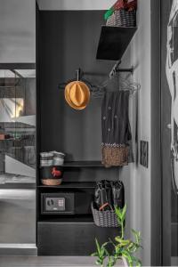 ARTROCK Experience - Nirvana Loft Gallery - 48mq - Hermoupoli