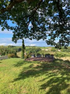 B&B / Chambres d'hotes La grange a Tissac : photos des chambres