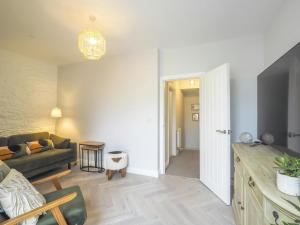 Ceirios Wen Aberaeron